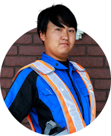 福岡・熊本の交通誘導警備を担当する「アスエイト株式会社」の交通警備スタッフ